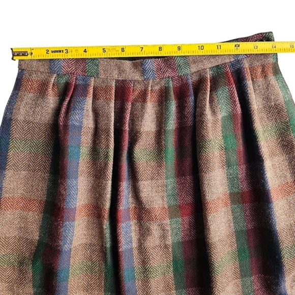 Mary Flaherty Ireland 100% Lambswool Pleated Tan/Multi Plaid Midi Skirt Size 12 - Picture 4 of 12